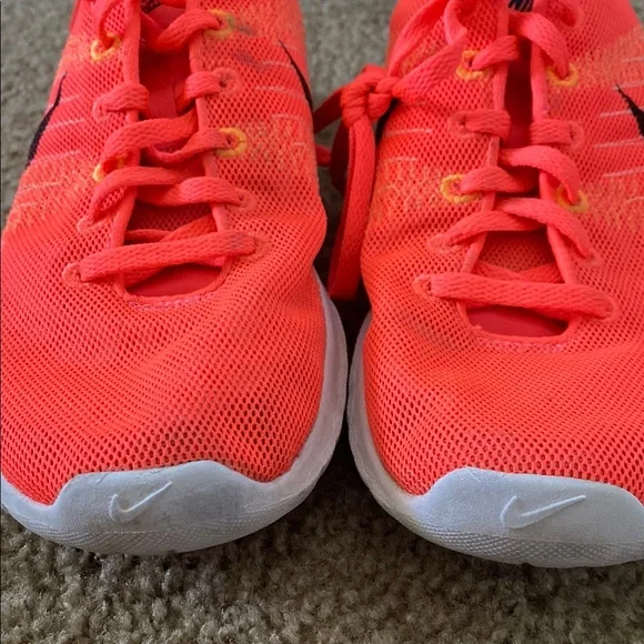 Nike Fury Sneakers size 9 - Picture 3 of 7